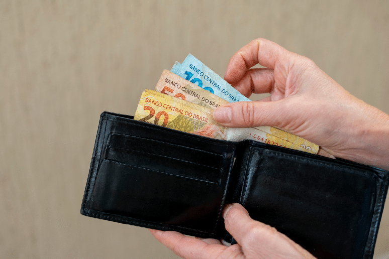 Simpatias a S&atilde;o Cosme e Dami&atilde;o podem ser feitas para n&atilde;o faltar dinheiro em casa 