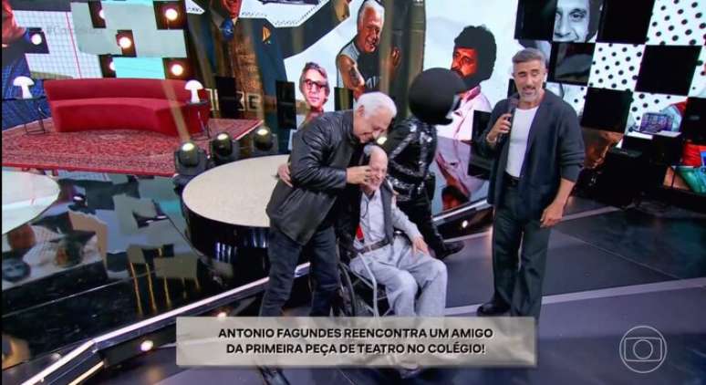 Ant&ocirc;nio Fagundes reencontra Luiz Solon, colega em sua primeira experi&ecirc;ncia como ator numa pe&ccedil;a de teatro dos tempos de col&eacute;gio, nos anos 1960. O momento ocorreu no 'Caldeir&atilde;o Com Mion' de 26 de setembro de 2026.