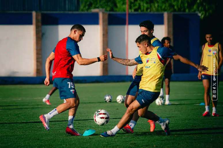 Jogadores do Le&atilde;o do Pici em treino &ndash;