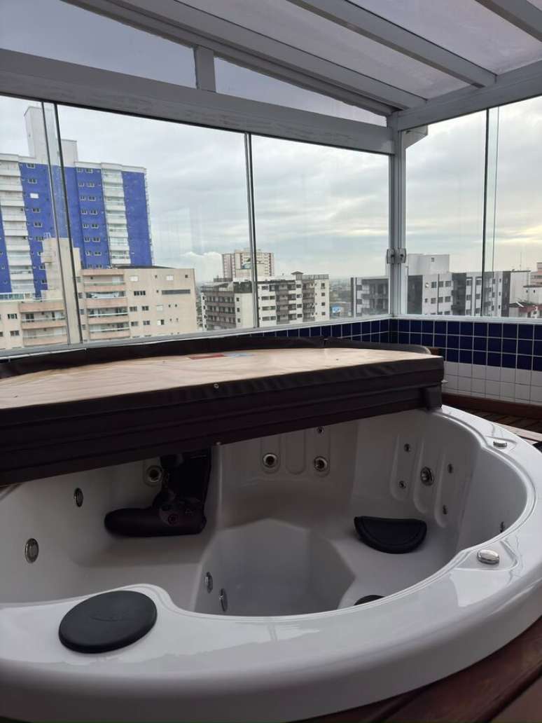 Suspeitos atuavam em móveis de luxo de Praia Grande, em espécie de "home office" do crime.