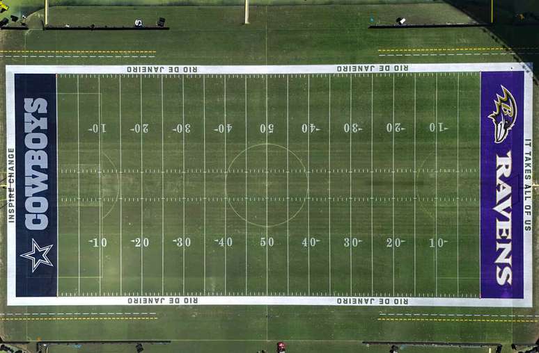 Gramado para jogo in&eacute;dito da NFL 