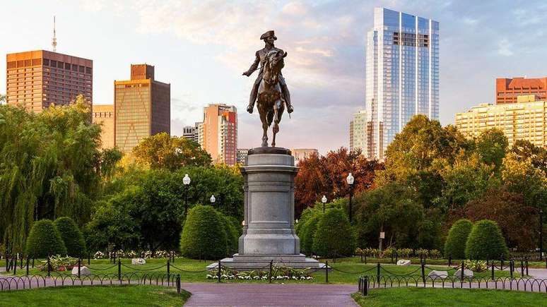 Boston re&uacute;ne &aacute;reas verdes hist&oacute;ricas, universidades e ind&uacute;strias do conhecimento, que determinam seu status global