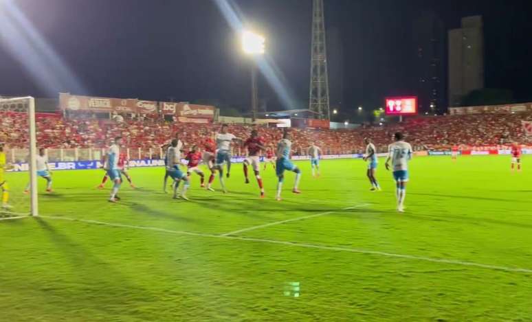 Vila Nova venceu o Londrina no Est&aacute;dio On&eacute;sio Brasileiro Alvarenga, em Goi&acirc;nia &ndash;
