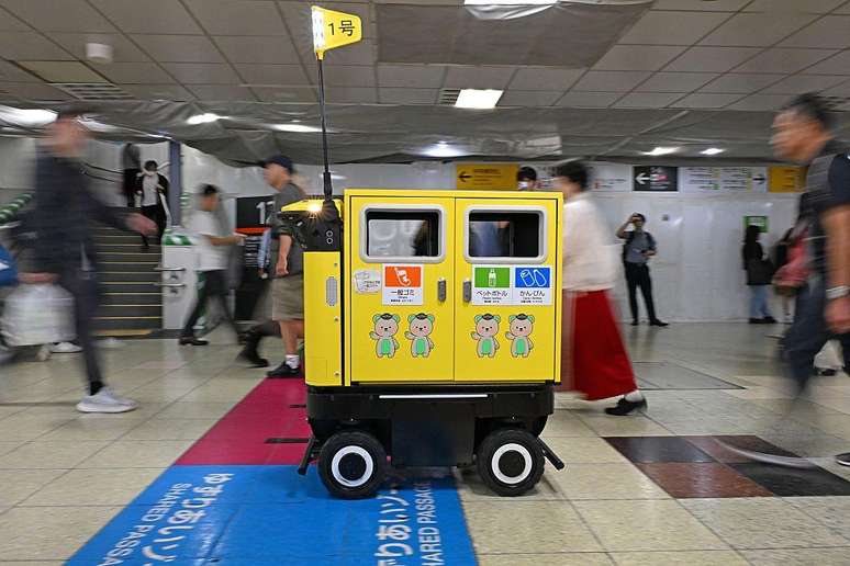 Lixeiras robotizadas est&atilde;o sendo testadas em uma esta&ccedil;&atilde;o de T&oacute;quio.