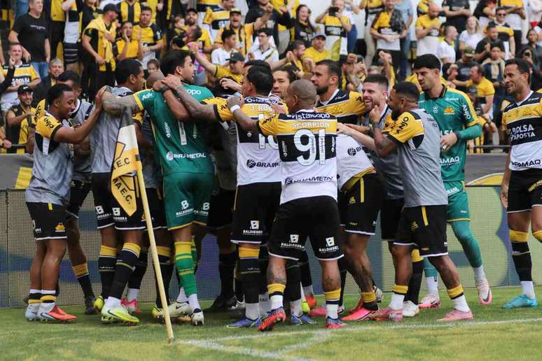 Crici&uacute;ma quebra jejum com vit&oacute;ria em cl&aacute;ssico &ndash;
