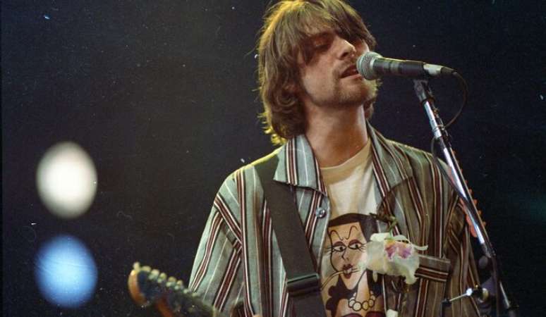 O guitarrista e cantor Kurt Cobain, da banda norte-americana Nirvana, durante show no Hollywood Rock 1993 na Pra&ccedil;a da Apoteose, na cidade do Rio de Janeiro