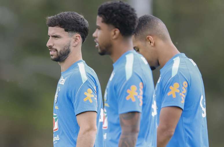 Meia em treino da Sele&ccedil;&atilde;o &ndash;