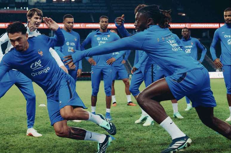 Jogadores da Fran&ccedil;a treinam sob o comando de Zin&eacute;dine Zidane &ndash;