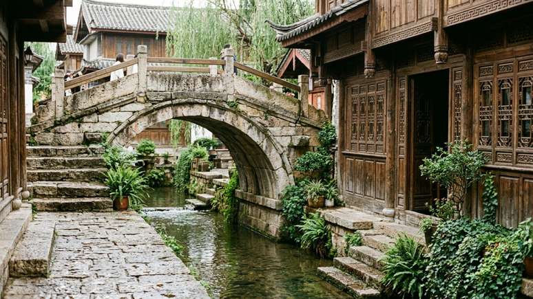 A gest&atilde;o comunit&aacute;ria da &aacute;gua e o respeito &agrave; natureza transformaram Lijiang em uma tradi&ccedil;&atilde;o viva reconhecida pela UNESCO.
