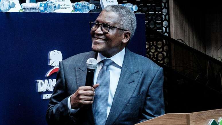 Aliko Dangote disse desejar que todos os nigerianos participem da oferta de a&ccedil;&otilde;es