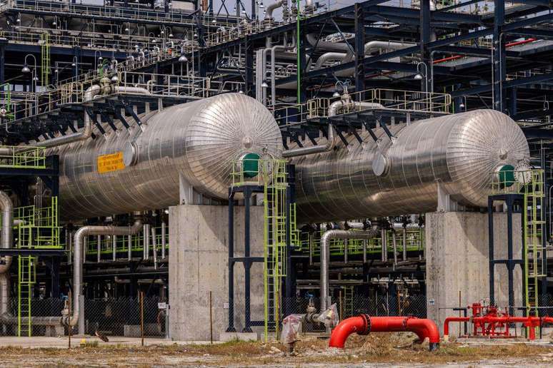 Dangote pretende duplicar a capacidade da refinaria, que j&aacute; fornece mais de 70% do consumo de energia da Nig&eacute;ria