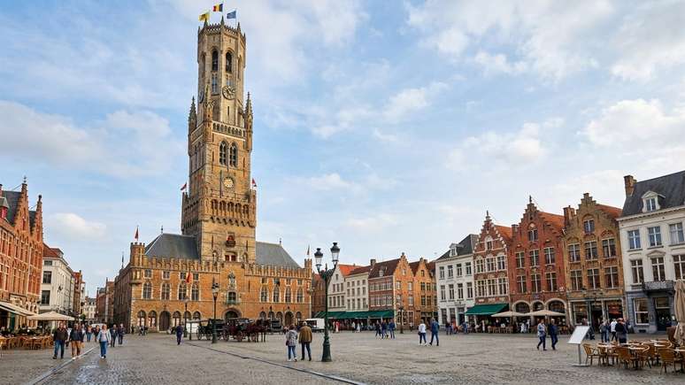 O campan&aacute;rio Belfort permanece como o maior s&iacute;mbolo da autonomia burguesa e da hist&oacute;ria de Bruges.
