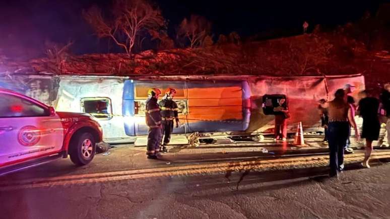 Acidente com &ocirc;nibus deixa 3 mortos e 44 feridos em rodovia no Esp&iacute;rito Santo