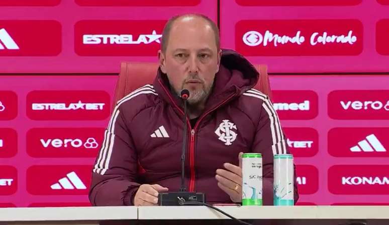Alessandro Barcellos, presidente do Internacional, em coletiva &ndash;
