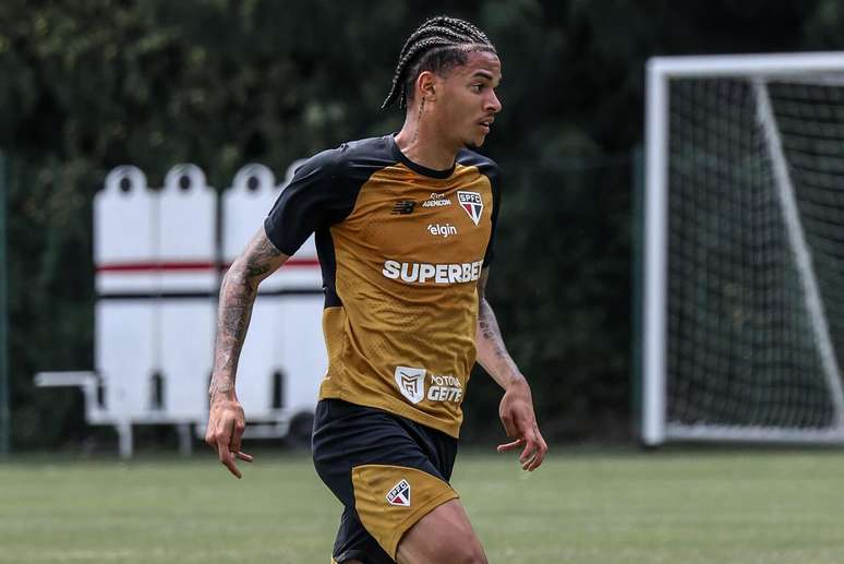 Newton avan&ccedil;ou na recupera&ccedil;&atilde;o de um trauma na coxa direita &ndash;