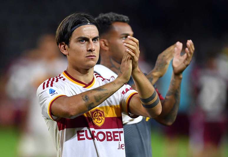 Paulo Dybala acabou n&atilde;o sendo liberado pela Roma para participar da despedida de Messi &ndash;