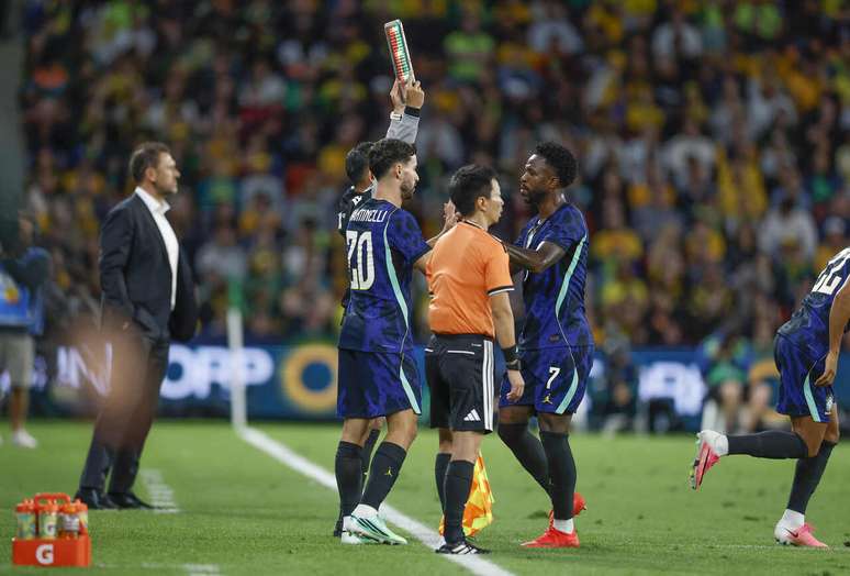 Volante entrou no segundo tempo &ndash;