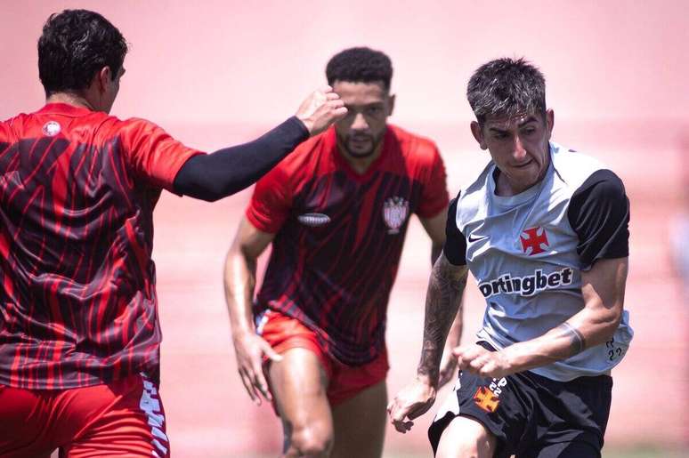 Vasco contou com os principais jogadores no cl&aacute;ssico &ndash;