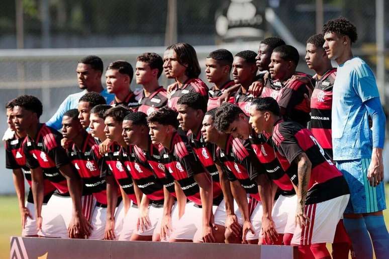 Jogando na G&aacute;vea, Flamengo vence e segue vivo no sonho do tri do sub-17 &ndash;
