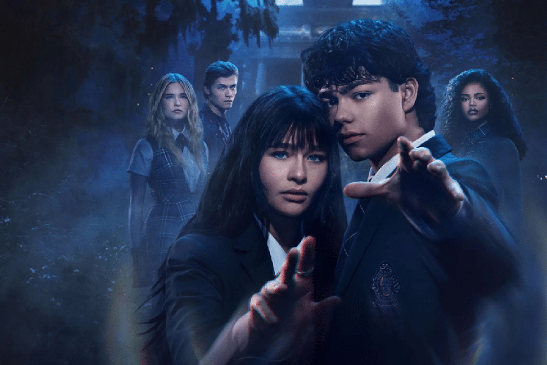 Em &ldquo;Coven Academy&rdquo;, Briar descobre um universo sobrenatural ao ingressar em uma escola secreta para bruxas 