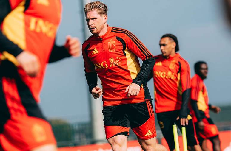 Jogadores da B&eacute;lgica durante treinamento da sele&ccedil;&atilde;o-