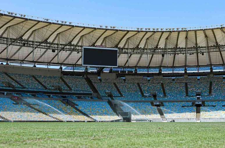 Flamengo e Fluminense sofreram com cr&iacute;ticas sobre a condi&ccedil;&atilde;o do gramado do Maracan&atilde; &ndash;