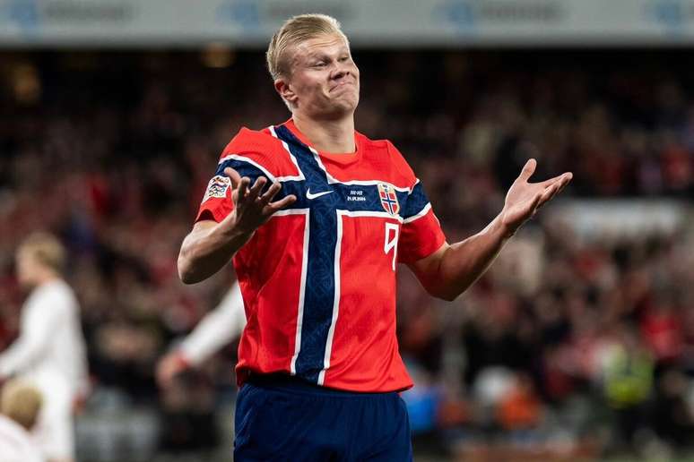 Haaland em a&ccedil;&atilde;o com a camisa da sele&ccedil;&atilde;o da Noruega na Data Fifa &ndash;