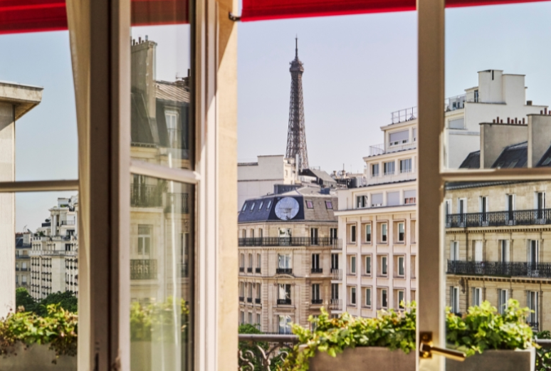  Vista da su&iacute;te J&uacute;nior de Luxo do hotel em Paris que Bruna Biancardi est&aacute; hospedada