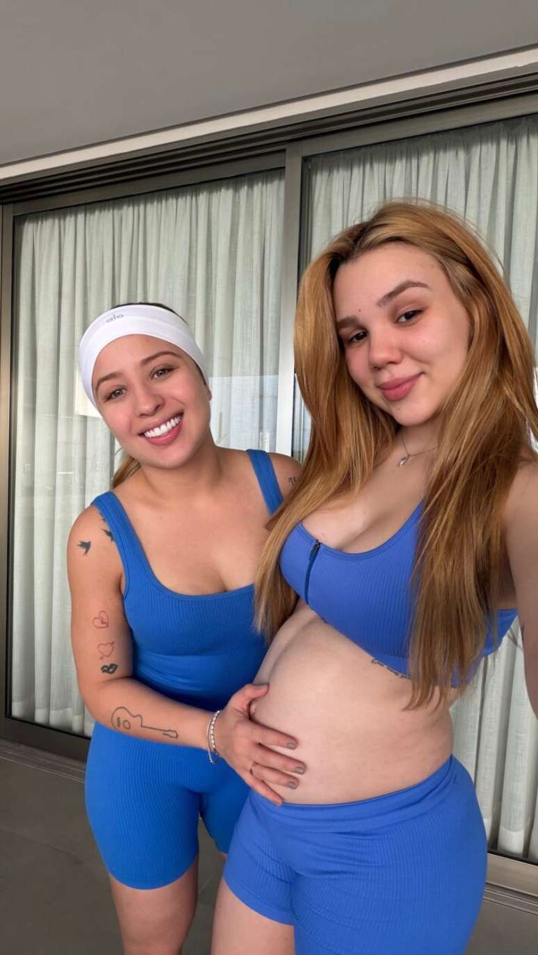 Mari Fernandez e J&uacute;lia Ribeiro est&atilde;o juntas h&aacute; quase cinco anos e recorreram ao m&eacute;todo ROPA para realizar o desejo de aumentar a fam&iacute;lia