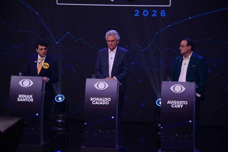 Renan Santos, Ronaldo Caiado e Augusto Cury, candidatos &agrave; Presid&ecirc;ncia do Brasil, participam de debate na TV Bandeirantes (Band TV), em S&atilde;o Paulo, em 23 de agosto de 2026