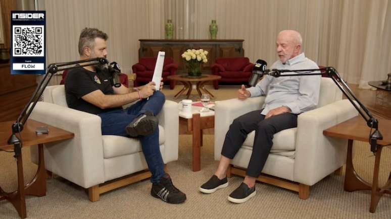 Em entrevista ao Flow Podcast, Lula critica modelo de debate para justificar aus&ecirc;ncia na &lsquo;TV Globo&rsquo; e culpa tamb&eacute;m &lsquo;desqualifica&ccedil;&atilde;o&rsquo; do principal advers&aacute;rio, o senador Fl&aacute;vio Bolsonaro