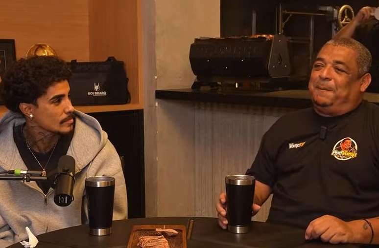 Vampeta recebeu MC Livinho na estreia do PodVamp &ndash;