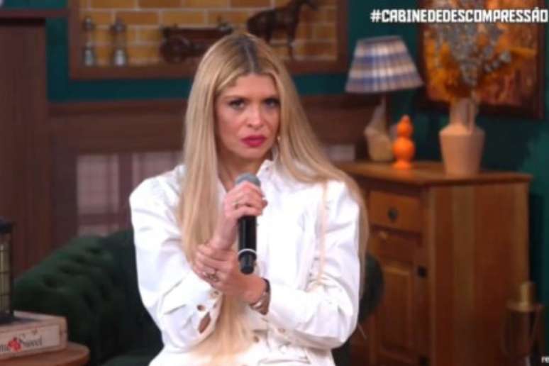 Adryana demonstra confus&atilde;o ao saber da not&iacute;cia 