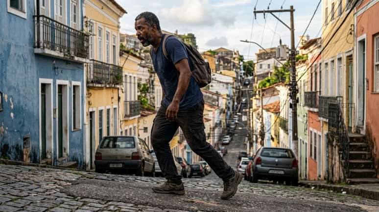 Subir exige maior produ&ccedil;&atilde;o de for&ccedil;a dos membros inferiores.