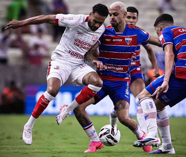 Times s&oacute; empatam na Arena Castel&atilde;o &ndash;