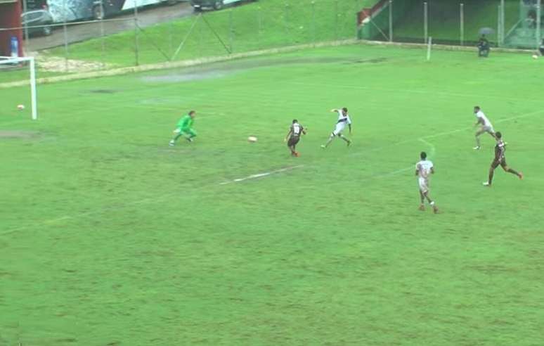 Wesley Nat&atilde; bateu na sa&iacute;da do goleiro do Vasco para empatar o jogo &ndash; Reprodu&ccedil;&atilde;o de v&iacute;deo