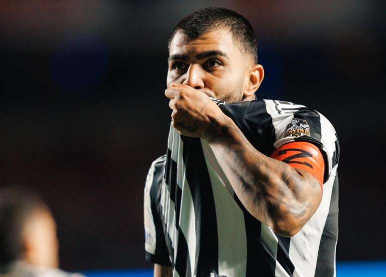Gabigol decidiu para o Santos no cl&aacute;ssico e clube chegou a cinco vit&oacute;rias consecutivas &ndash;