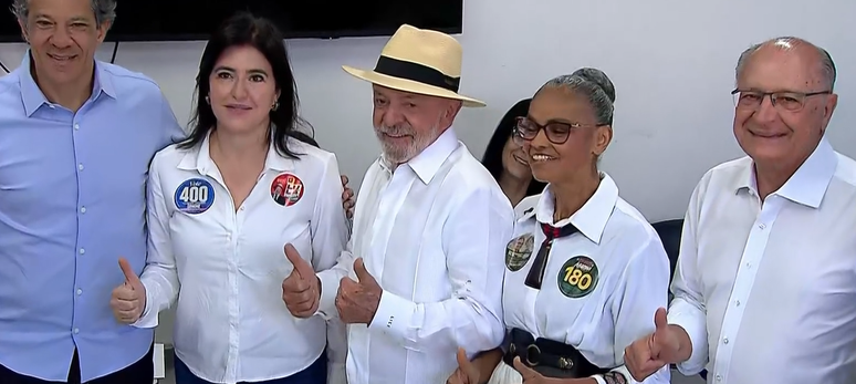 Lula vota em S&atilde;o Bernardo do Campo (SP)