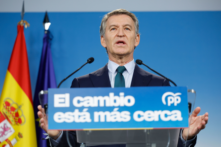 'Finalmente, os espanh&oacute;is ir&atilde;o decidir', declarou Alberto N&uacute;&ntilde;ez Feij&oacute;o, presidente do Partido Popular, de centro-direita