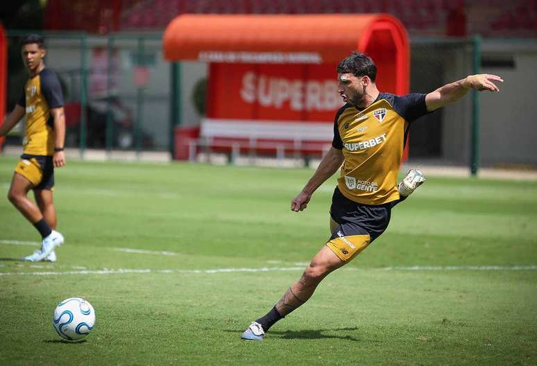Calleri retorna e abre novas possibilidades para o setor ofensivo &ndash;