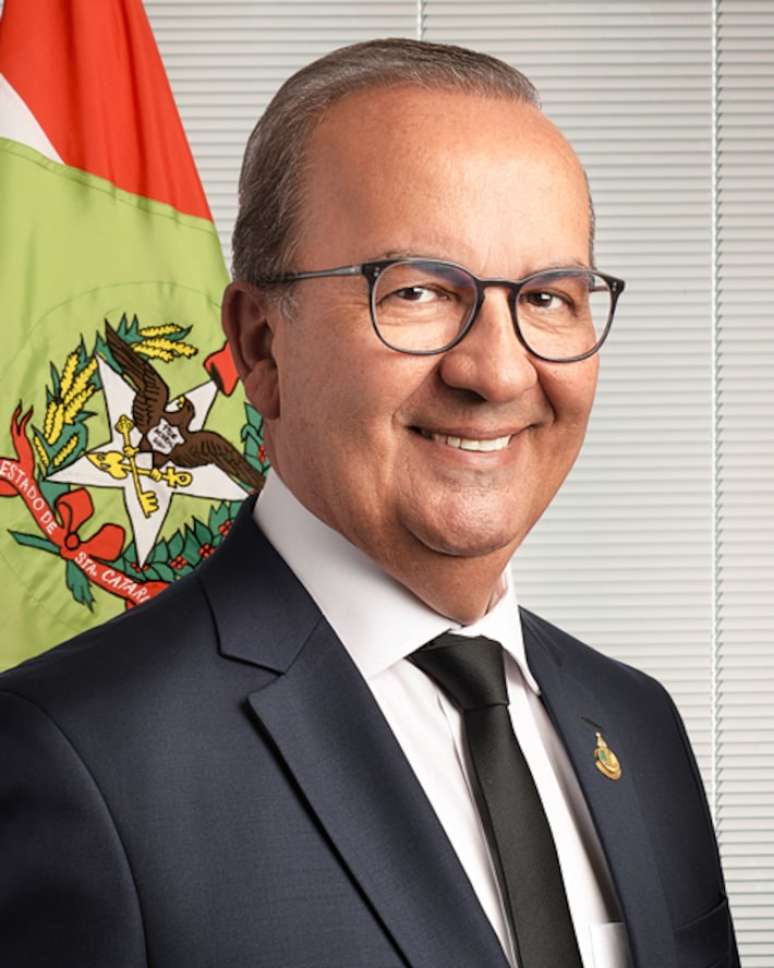 Jorginho Mello (PL) &eacute; reeleito em primeiro turno.