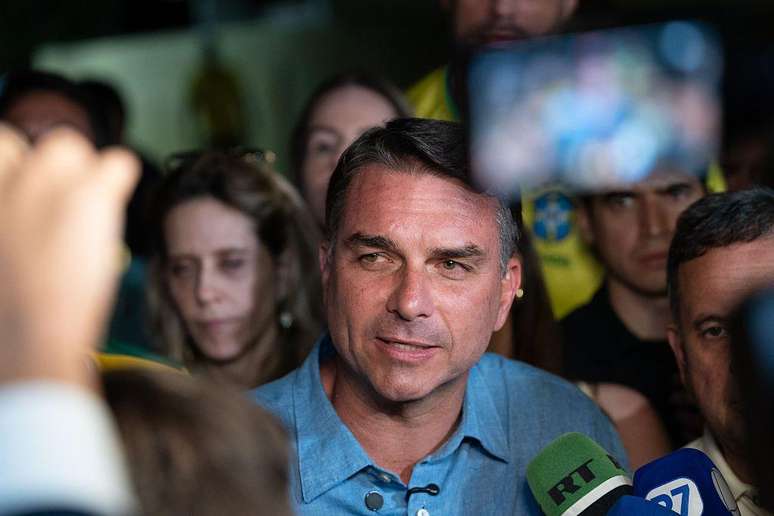 Fl&aacute;vio Bolsonaro