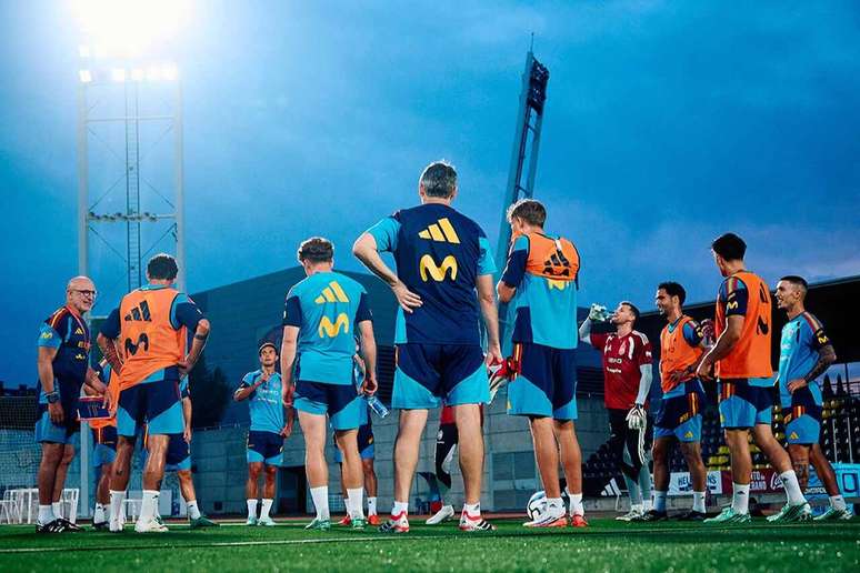 Jogadores da Espanha durante treinamento da equipe &ndash;