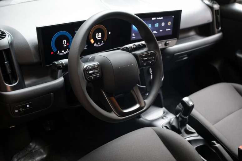 Com desenvolvimento mais recente, Hyundai i20 leva vantagem no quesito acabamento interno.