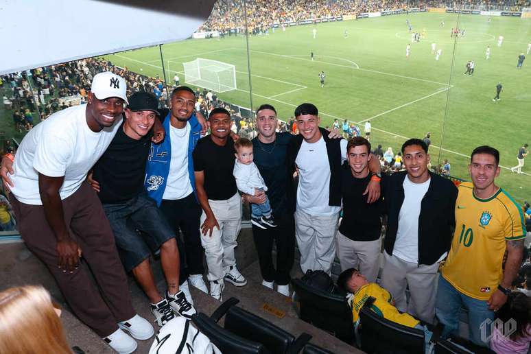 Jogadores do Athletico durante o evento Gal&aacute;ticos Game, na Arena da Baixada &ndash;