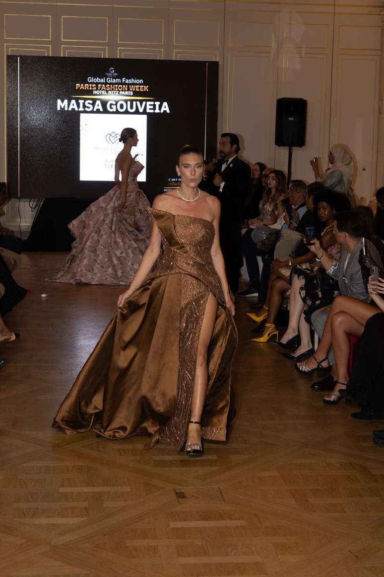 Desfile Ma&iacute;sa Gouveia em Paris 
