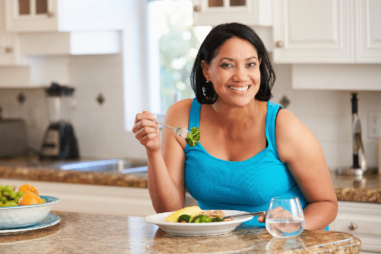 Uma alimenta&ccedil;&atilde;o equilibrada &eacute; fundamental durante a transi&ccedil;&atilde;o para a menopausa 