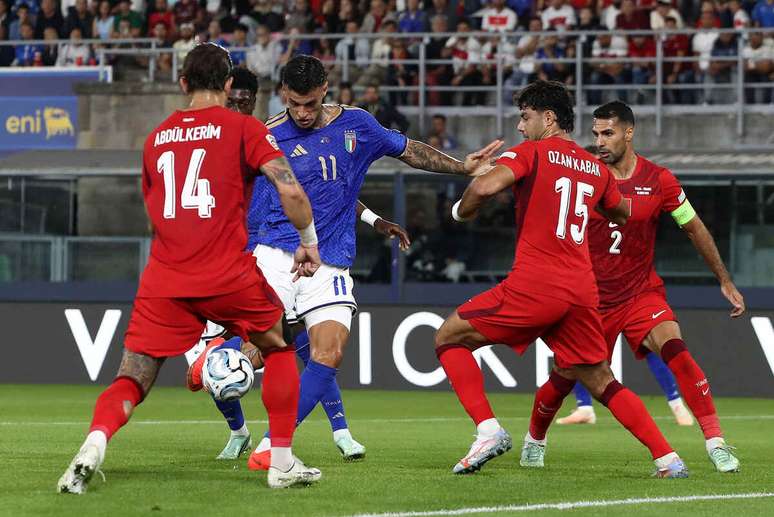 Scamacca fica com a sobra para fuzilar o gol turco &ndash;