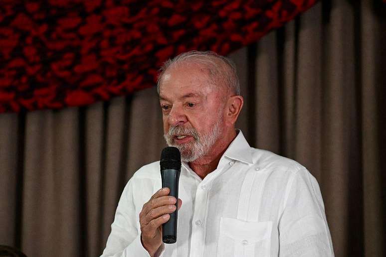Durante campanha, Lula defendeu participa&ccedil;&atilde;o em confrontos apenas no segundo turno