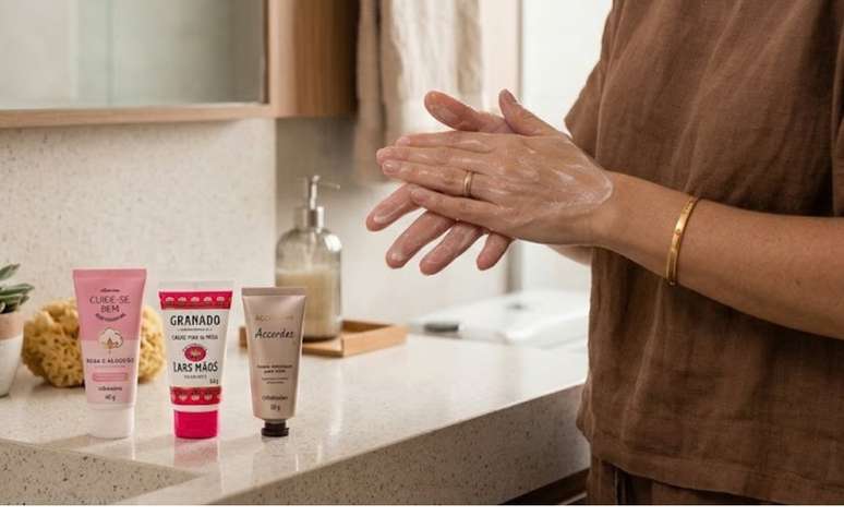 Creme para as m&atilde;os que s&atilde;o baratinhos e hidratam de verdade